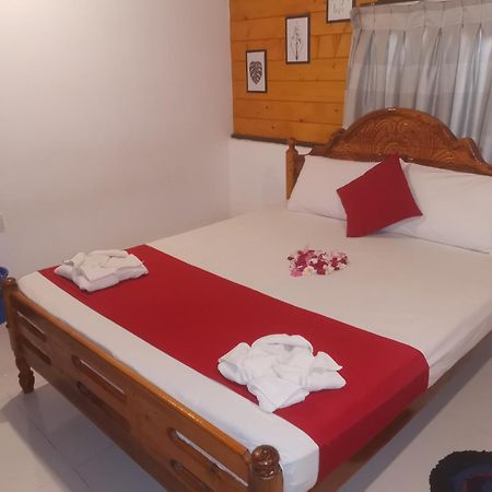 Surf Reef Beach Trincomalee Exterior photo