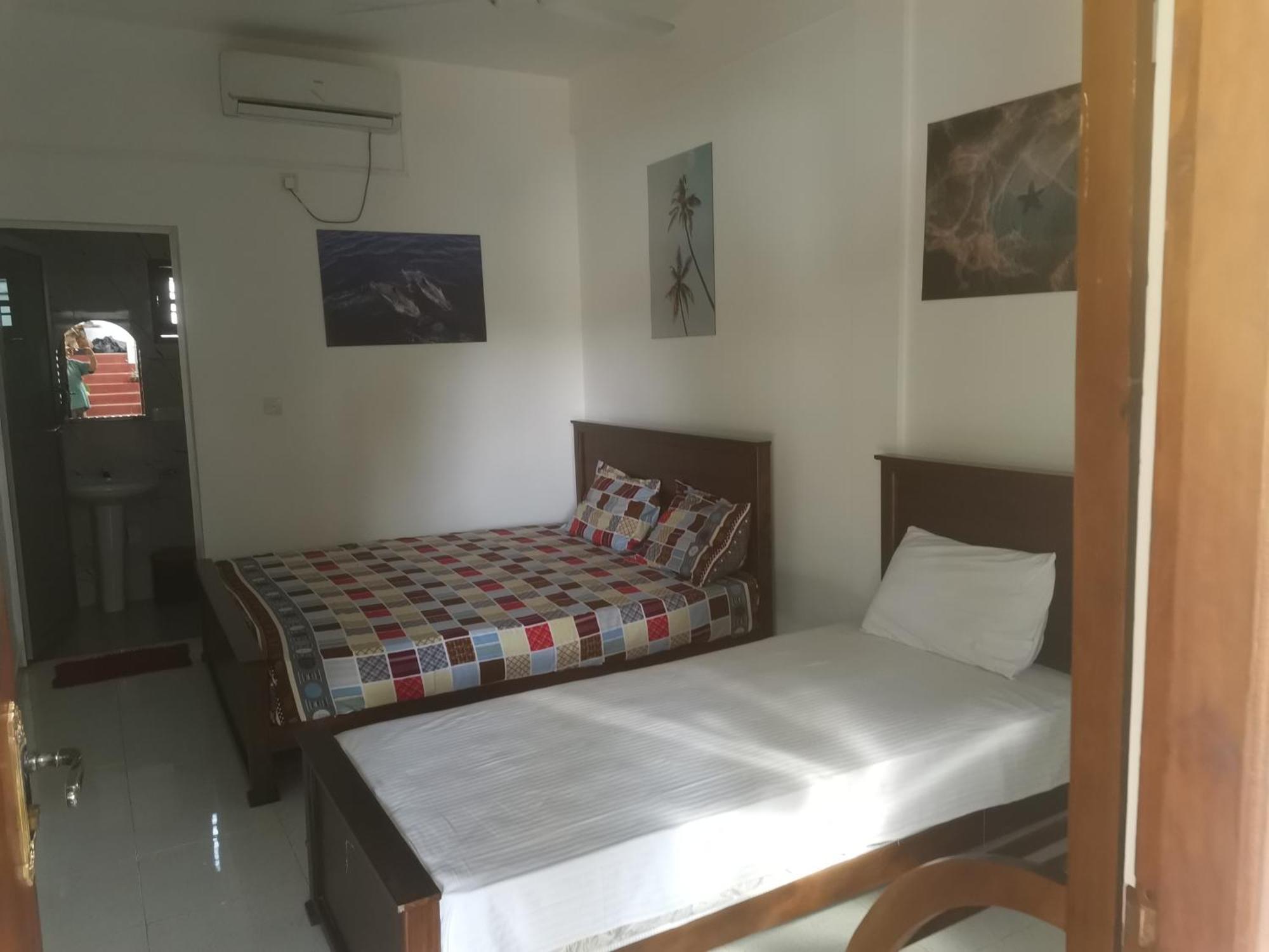 Surf Reef Beach Trincomalee Exterior photo