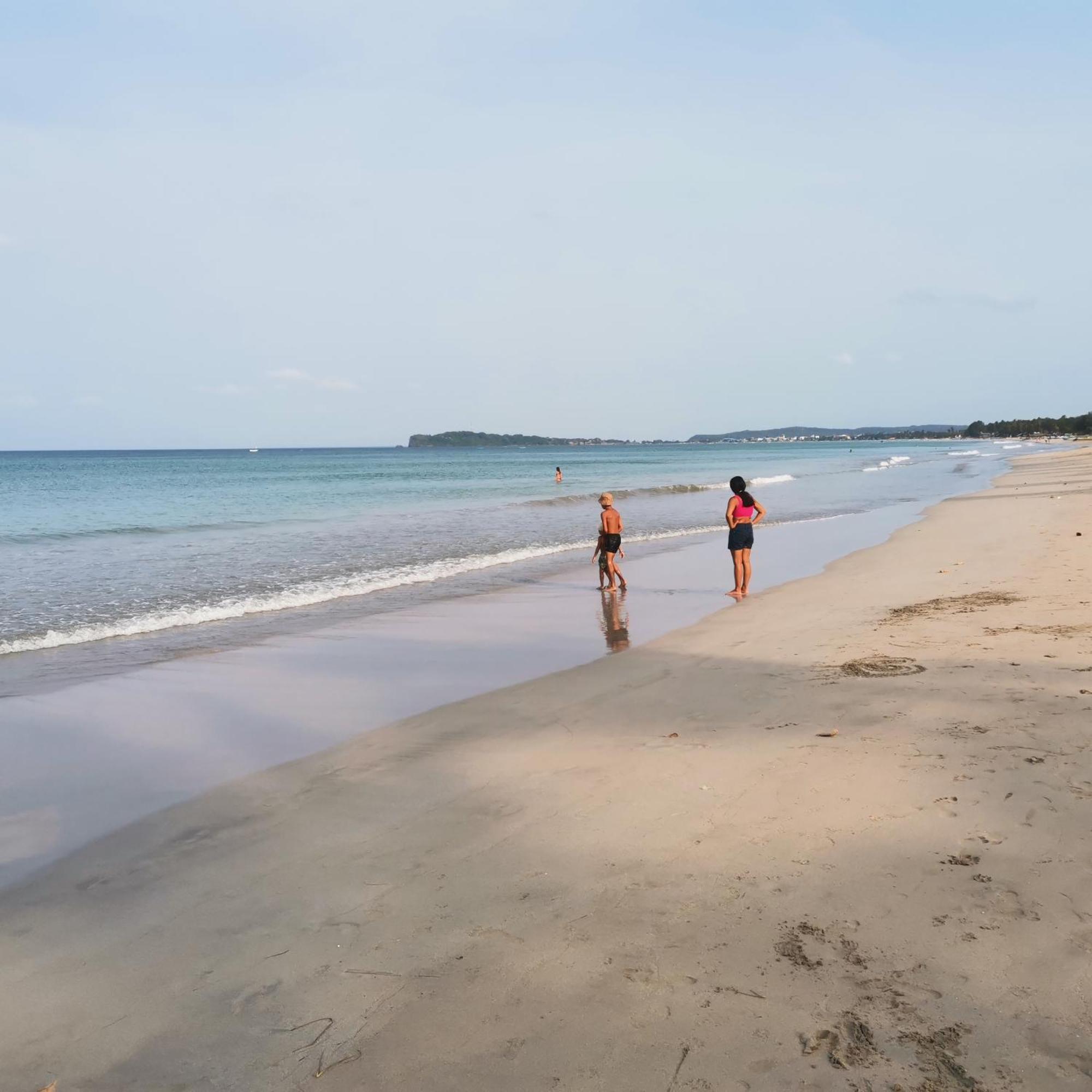 Surf Reef Beach Trincomalee Exterior photo