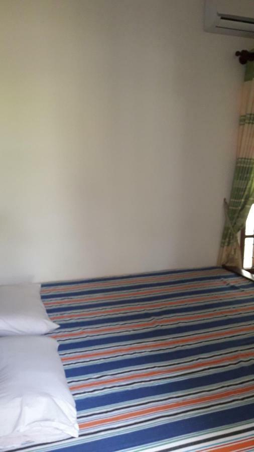 Surf Reef Beach Trincomalee Exterior photo